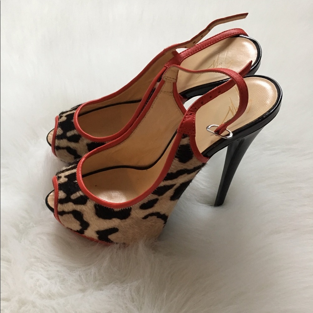 Authentic Giuseppe heels size 39 run small